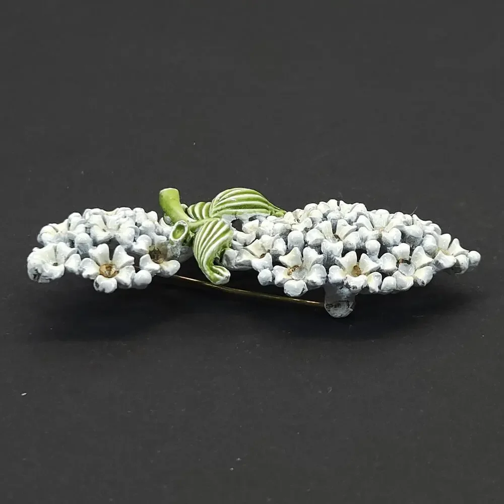 VTG 60s White Enamel Flower Cluster Brooch Pin Costume Jewelry MCM Mod 2.75